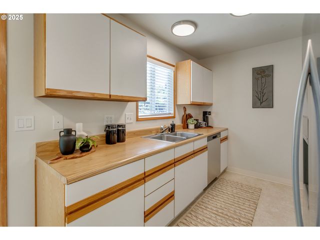 14130 Sw FURLONG Ct, Beaverton, OR 97005