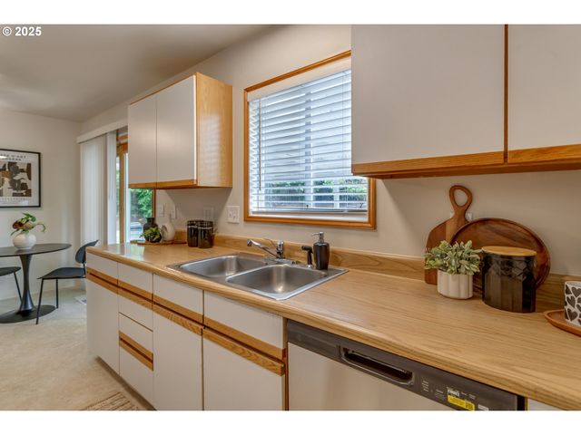 14130 Sw FURLONG Ct, Beaverton, OR 97005