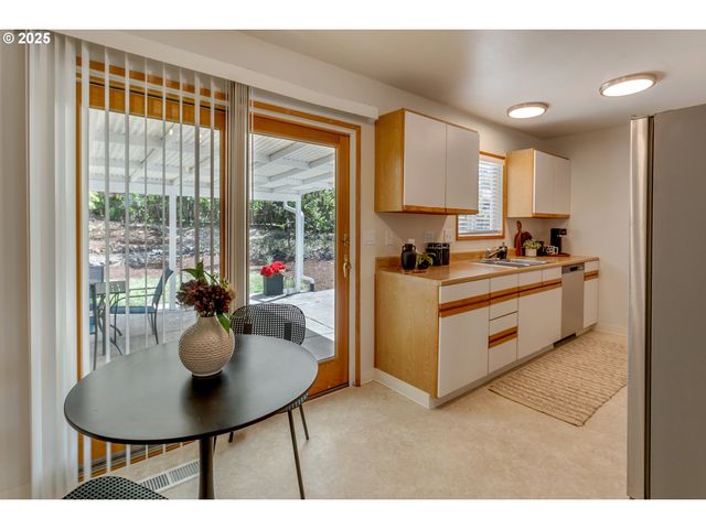 14130 Sw FURLONG Ct, Beaverton, OR 97005