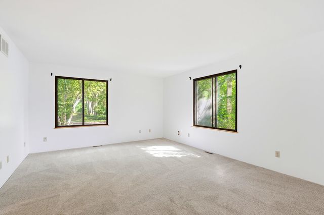 365 Kearney Circle, Manchester, NH 03104