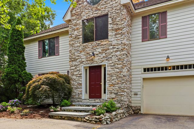 365 Kearney Circle, Manchester, NH 03104