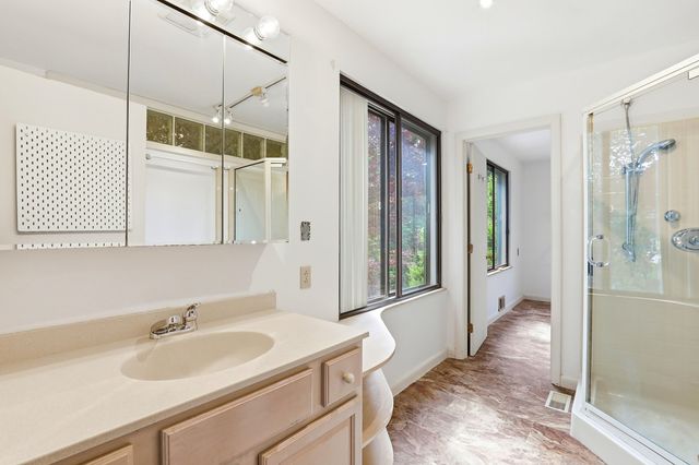 365 Kearney Circle, Manchester, NH 03104