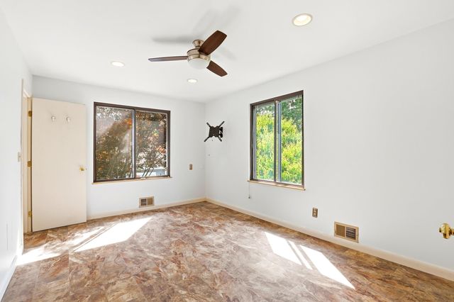 365 Kearney Circle, Manchester, NH 03104