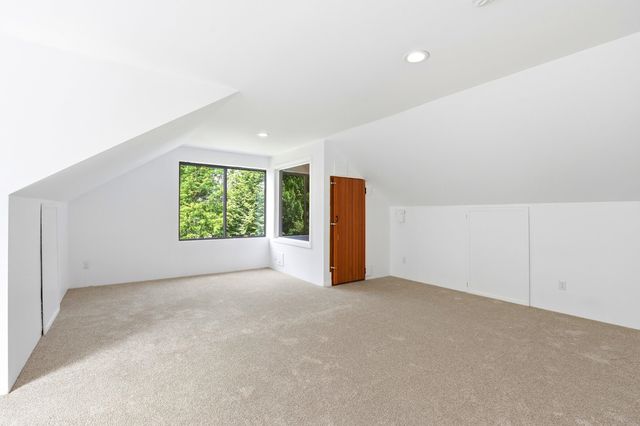 365 Kearney Circle, Manchester, NH 03104