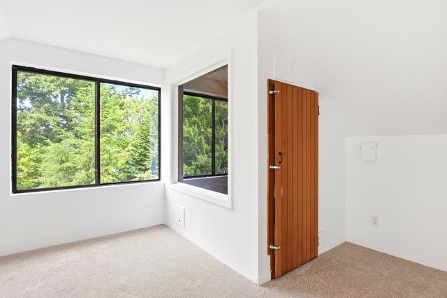 365 Kearney Circle, Manchester, NH 03104