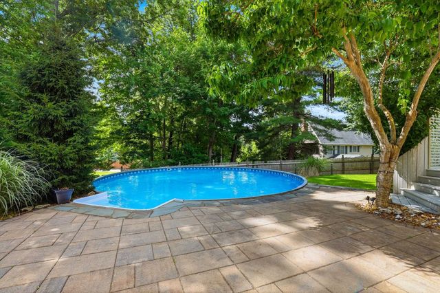 365 Kearney Circle, Manchester, NH 03104