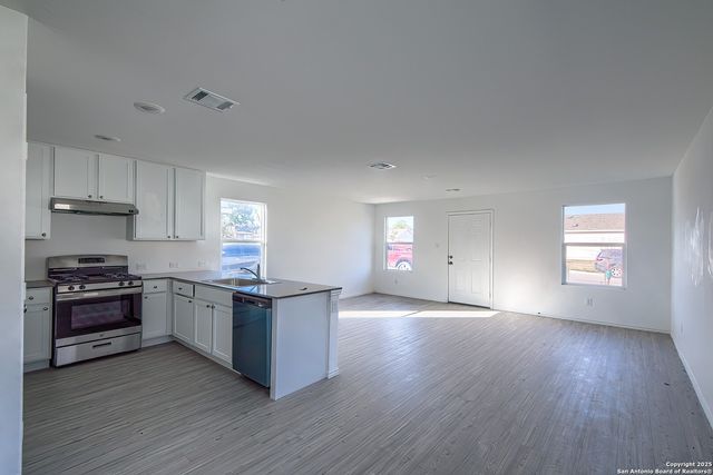 14330 Llama PL, San Antonio, TX 78252