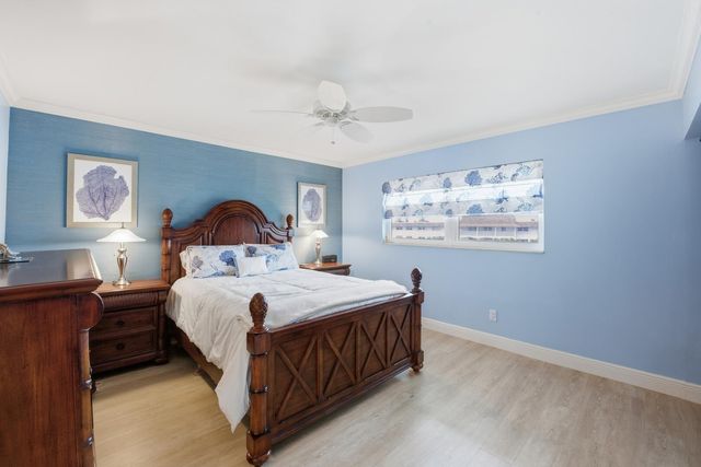 111 Shore Court 305-C, North Palm Beach, FL 33408