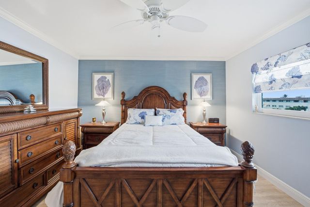 111 Shore Court 305-C, North Palm Beach, FL 33408