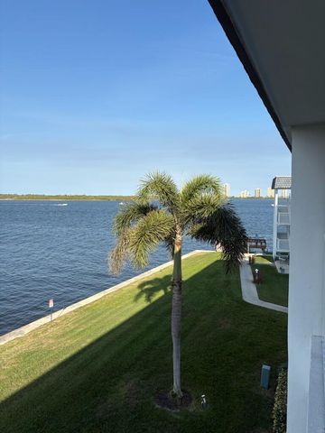 111 Shore Court 305-C, North Palm Beach, FL 33408