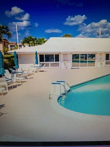 111 Shore Court 305-C, North Palm Beach, FL 33408