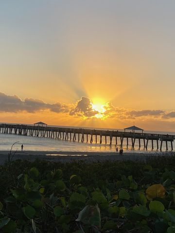 111 Shore Court 305-C, North Palm Beach, FL 33408