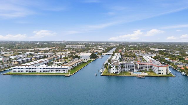 111 Shore Court 305-C, North Palm Beach, FL 33408