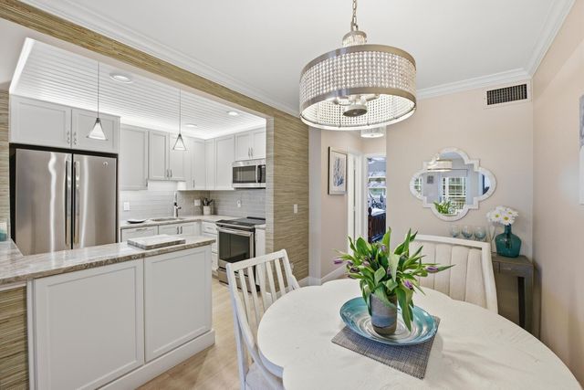 111 Shore Court 305-C, North Palm Beach, FL 33408