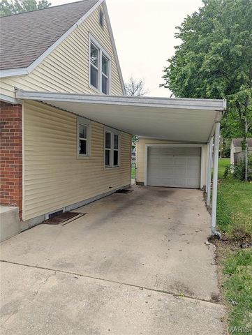 615 E Oak Street, Greenville, IL 62246