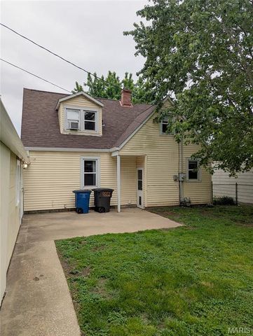 615 E Oak Street, Greenville, IL 62246