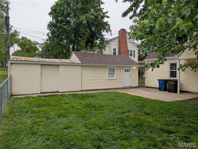 615 E Oak Street, Greenville, IL 62246