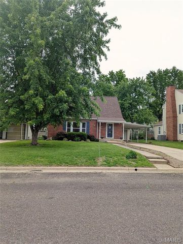 615 E Oak Street, Greenville, IL 62246
