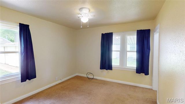 615 E Oak Street, Greenville, IL 62246