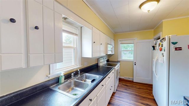 615 E Oak Street, Greenville, IL 62246