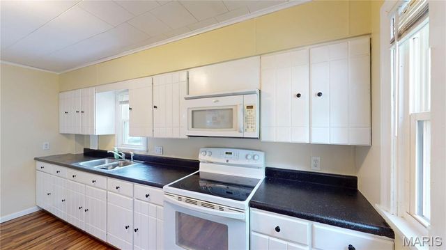615 E Oak Street, Greenville, IL 62246