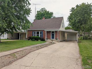 615 E Oak Street, Greenville, IL 62246
