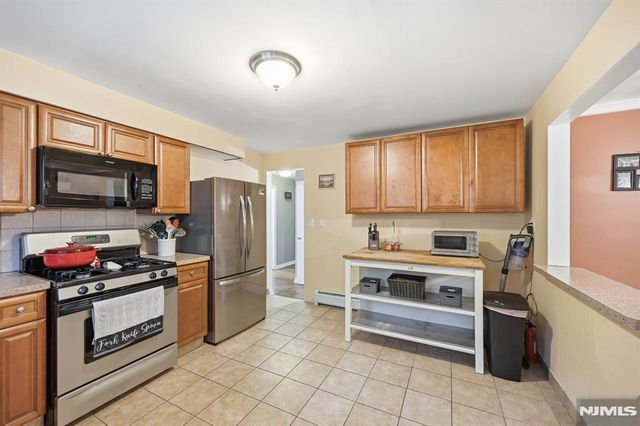 19 Fredericks Street, Wanaque, NJ 07465