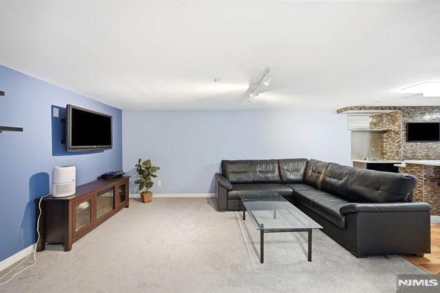 19 Fredericks Street, Wanaque, NJ 07465