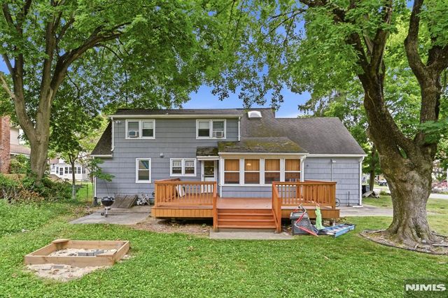 19 Fredericks Street, Wanaque, NJ 07465