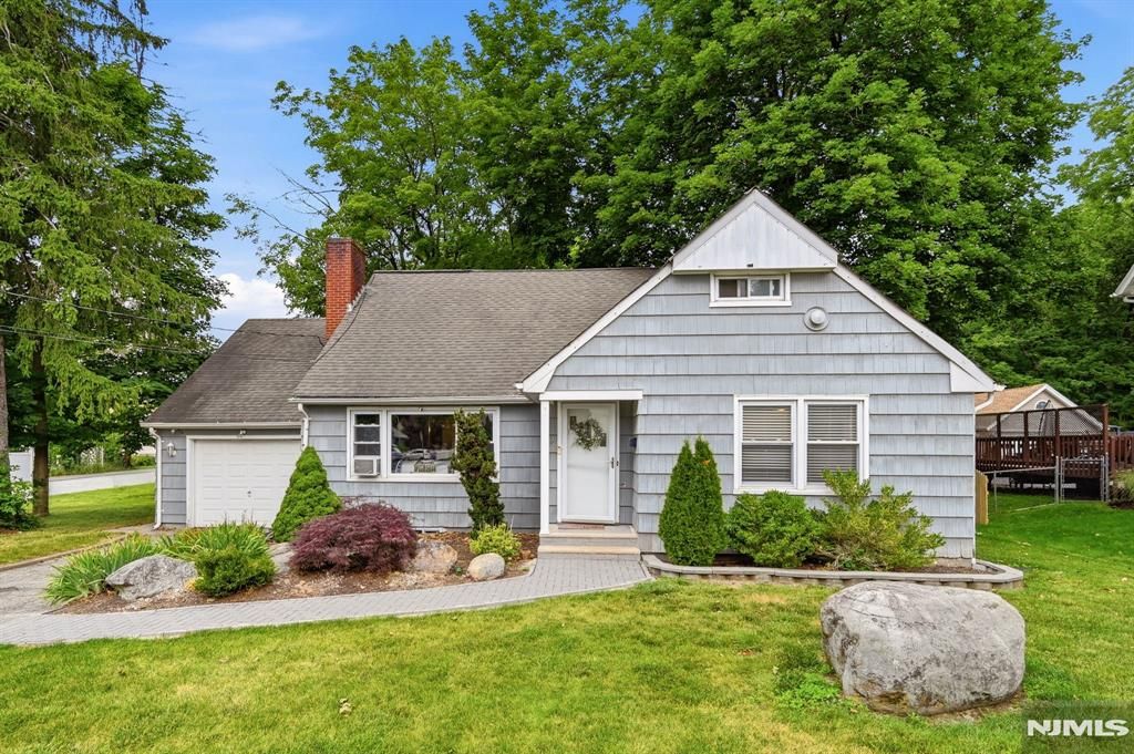 19 Fredericks Street, Wanaque, NJ 07465