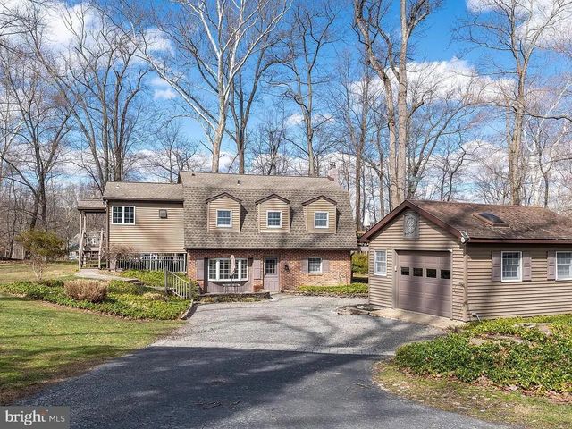1596 RIVER RD, New Hope, PA 18938