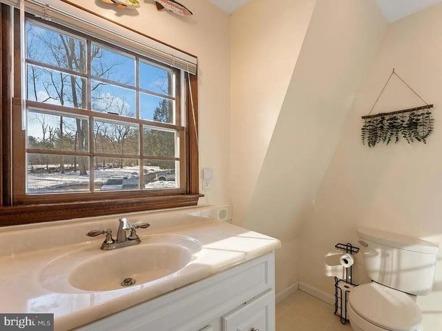 1596 RIVER RD, New Hope, PA 18938
