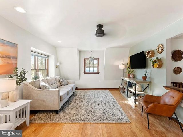 1596 RIVER RD, New Hope, PA 18938