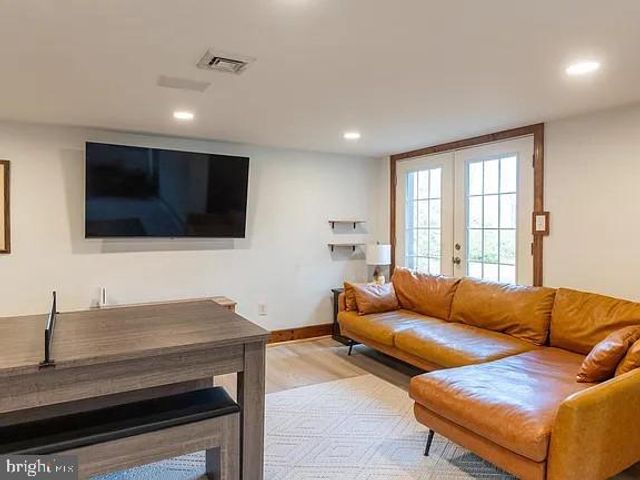 1596 RIVER RD, New Hope, PA 18938