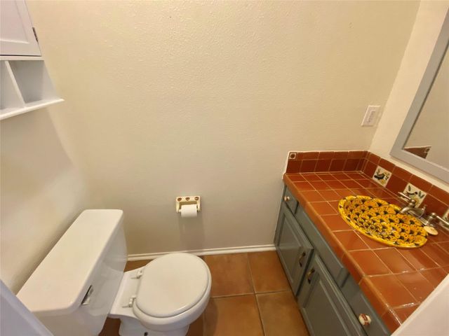 21461 Coyote TRL 4, Lago Vista, TX 78645