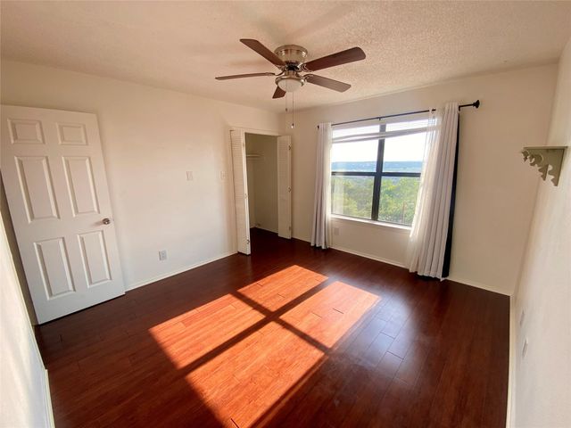 21461 Coyote TRL 4, Lago Vista, TX 78645