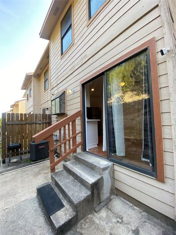 21461 Coyote TRL 4, Lago Vista, TX 78645