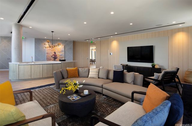 987 Queen Street 701, Honolulu, HI 96814