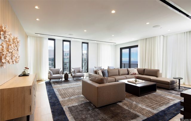 987 Queen Street 701, Honolulu, HI 96814