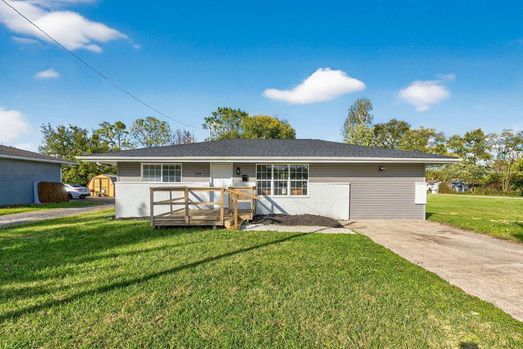 1204 Koebel Road, Columbus, OH 43207