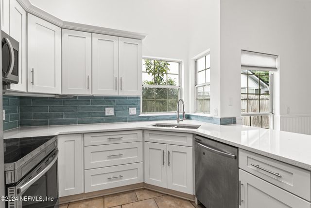 8621 GOODBYS TRACE Drive, Jacksonville, FL 32217