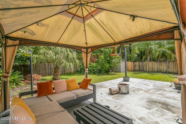 8621 GOODBYS TRACE Drive, Jacksonville, FL 32217