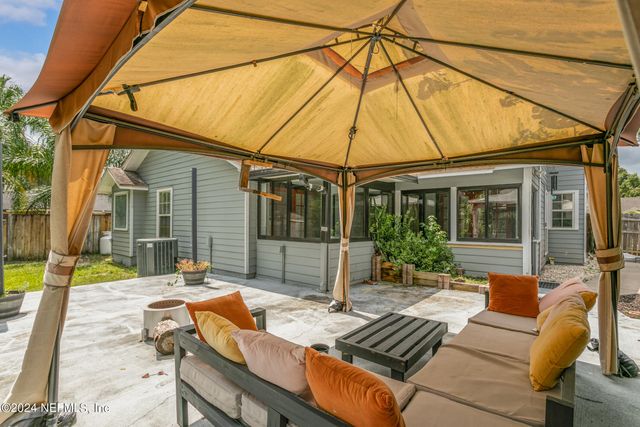 8621 GOODBYS TRACE Drive, Jacksonville, FL 32217