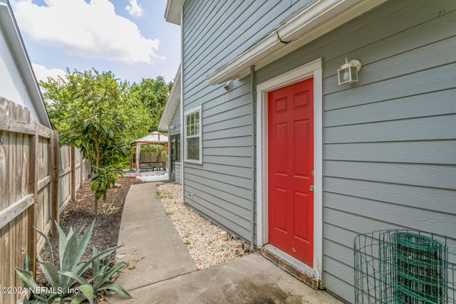 8621 GOODBYS TRACE Drive, Jacksonville, FL 32217