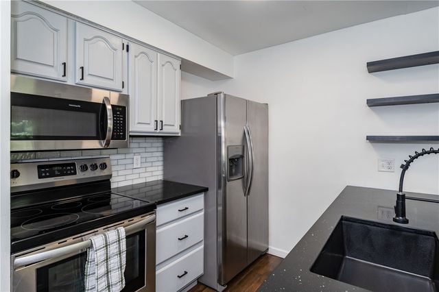 1221 Warwick Drive, Miamisburg, OH 45342