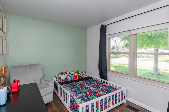 1221 Warwick Drive, Miamisburg, OH 45342