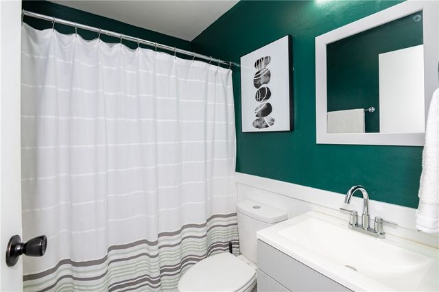 1221 Warwick Drive, Miamisburg, OH 45342