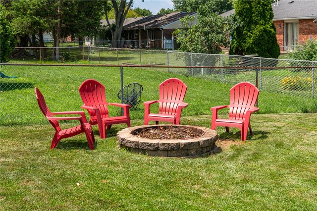 1221 Warwick Drive, Miamisburg, OH 45342