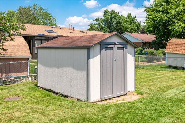 1221 Warwick Drive, Miamisburg, OH 45342