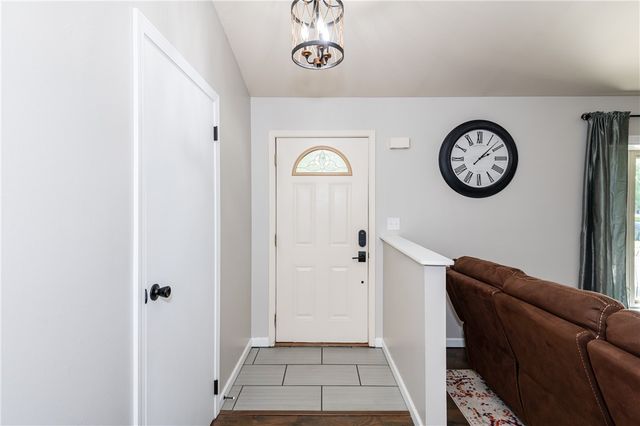 1221 Warwick Drive, Miamisburg, OH 45342